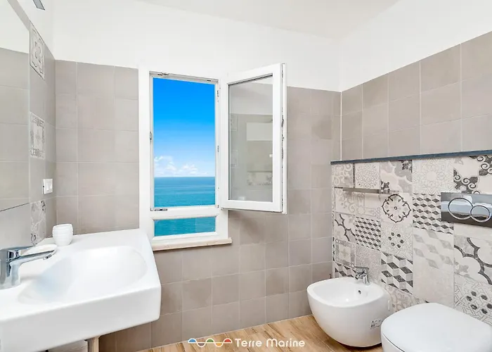 Queen Of Sea, Terrazza Diamond Sul Mare 마나롤라